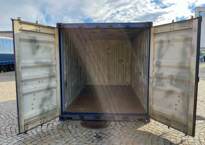 gebrauchter 15ft Container blau baltes